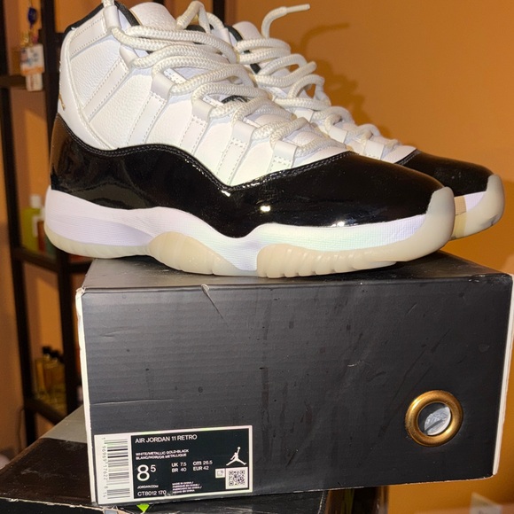 Air Jordan 11 retro size 8.5